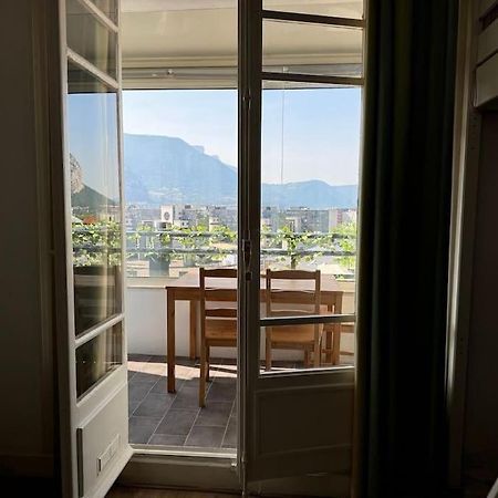 Le Rooftop Calme Et Terrasse A 1 Minute De La Gare Grenoble Exterior foto